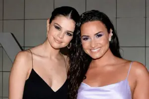 Selena and Demi reunion